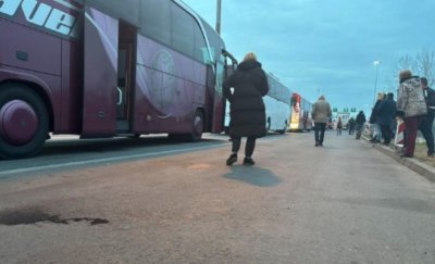 От около 4 ч тази сутрин български автобуси с туристи