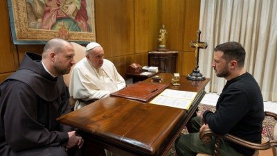 Зеленски и папа Франциск обсъдиха формула за мир 