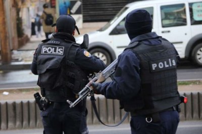 Турция задържа 304 души по подозрение за връзки с екстремистката