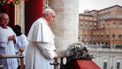Папа Франциск произнесе традиционното си послание Urbi et Orbi пред