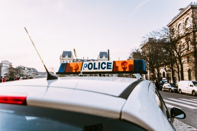 Във Франция започна разследване на петорно убийство след като телата