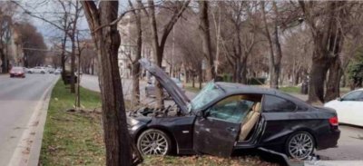 Дрогиран шофьор нацели спирка във Варна