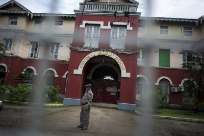 Хунтата в Мианмар освобождава над 9000 затворници