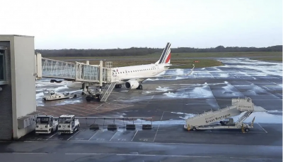 Мълния затвори основното летище на Северозападна Франция