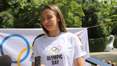 Златното момиче на художествената ни гимнастика Мадлен Радуканова стана майка В