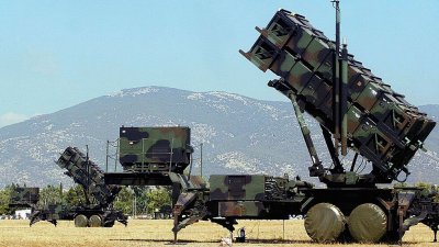 НАТО придобива до 1000 ракети „Пейтриът“