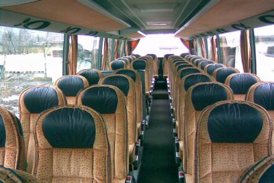 Еврокомисари пътуваха с рейс за среща с белгийското правителство