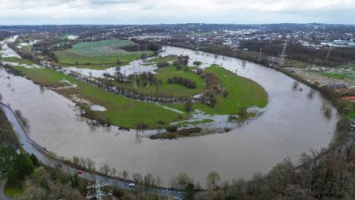 Наводненията в Германия продължават а високото ниво на водата в