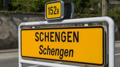 Виена обвързва влизането в т нар въздушен и морски Шенген на