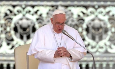 Папа Франциск призова в понеделник практиката на сурогатното майчинство да