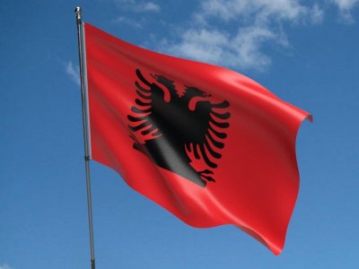 Албанското правителство одобри днес поправка в Закона за националните празници