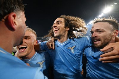 Лацио победи Рома с 1 0 в Дерби дела Капитале за