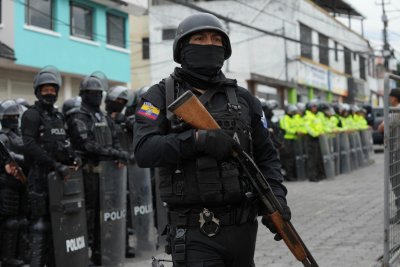 Еквадор се озова в състояние на война в сряда за