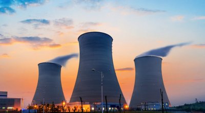 Франция ще строи още осем ядрени централи