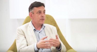 По БНР журналистът Горан Благоев който е експерт по църковни въпроси коментира