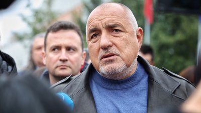 Борисов: Няма да притискаме нито един министър да си ходи
