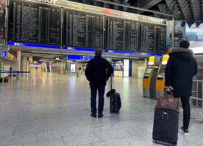 Снежни бури отменят полети от летище Франкфурт