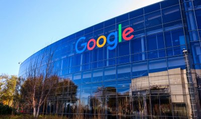 „Гугъл“ реже 12 000 работни места тази година