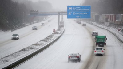 Германия се подготвя днес за обилен снеговалеж и заледявания които