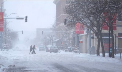 Десетки милиони американци са засегнати от снежните бури преминали през