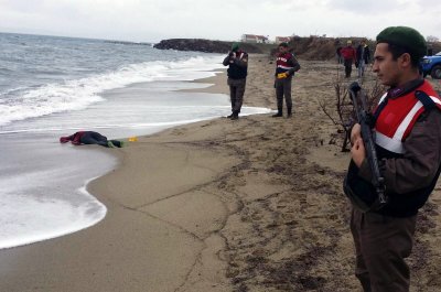 Девет стана броят на телата открити край турски плажове през