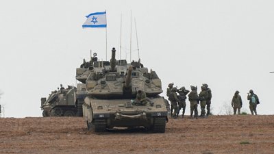 Две болници в Газа са заплашени от израелски танкове