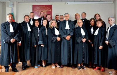 Висшият адвокатски съвет призовава новоизбраните за конституционни съдии Десислава Атанасова