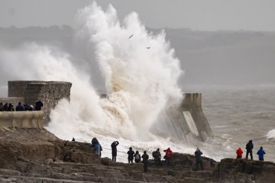 Бурята "Иша" вилнее във Великобритания и Ирландия