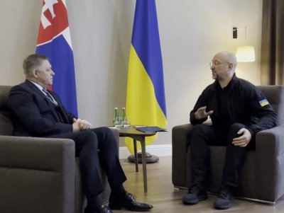 Обрат: Словакия обеща военна помощ на Украйна и вече я иска в ЕС