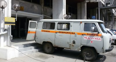 Служители от районното управление в Асеновград разследват катастрофа в Бачково