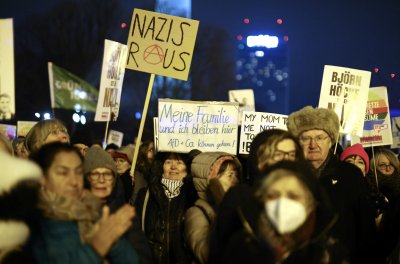 Хиляди излязоха на протест срещу десния екстремизъм в Германия