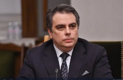 Министърът на финансите Асен Василев заяви че са имали много