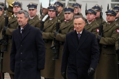 Кралят на Дания пристигна в Полша