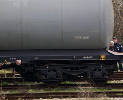 Железничар се опита да открадне 400 литра олио от жп