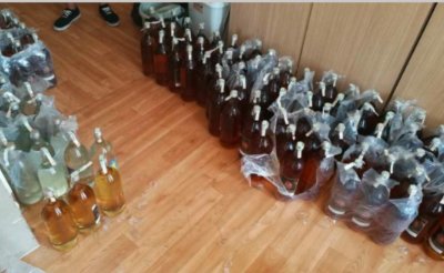 Във Варна митническите инспектори са задържали огромни количества фалшив алкохол