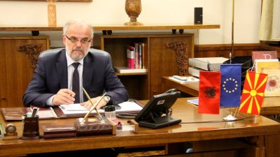 Досегашният премиер на Северна Македония Димитър Ковачевски предаде днес функциите