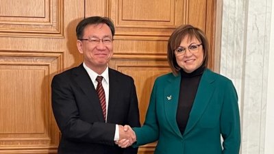 Корнелия Нинова се срещна с новия посланик на Япония