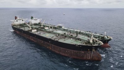 Танкерите превозващи руски петрол продължават да плават през Червено море