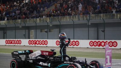 Шок във Формула 1: Люис Хамилтън ще кара за Ферари