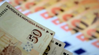 Въпреки неопределеността около датата на въвеждане на еврото в България