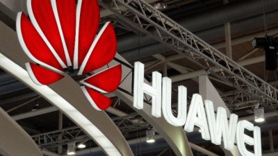 Френските офиси на китайския технологичен гигант Huawei Technologies Co бяха