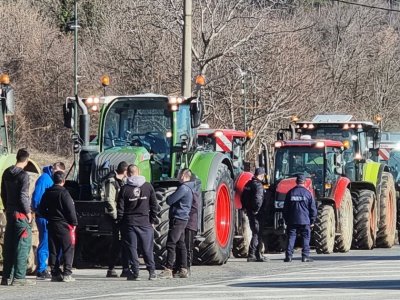 Българската аграрна камара обединяваща 13 асоциации на земеделски производители които