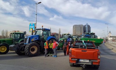 Протестиращите в Пловдивско фермери се отказаха да затварят АМ Тракия