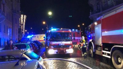 Пожар захапа хостел в София