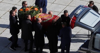 Ковчегът на Франко бе изнесен от базиликата след ексхумацията