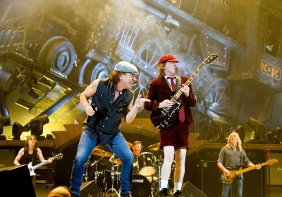AC DC легендарната рок група отсъстваща от сцената на Стария