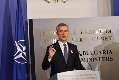 Генералният секретар на НАТО Йенс Столтенберг похвали България Румъния и