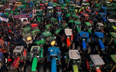Фермерите в Гърция увеличават мобилизацията като все повече трактори се