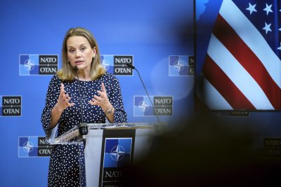 Американската посланичка в НАТО: Няма да поканим Украйна