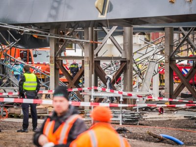 Двама души загинаха при срутване на мост в Нидерландия
